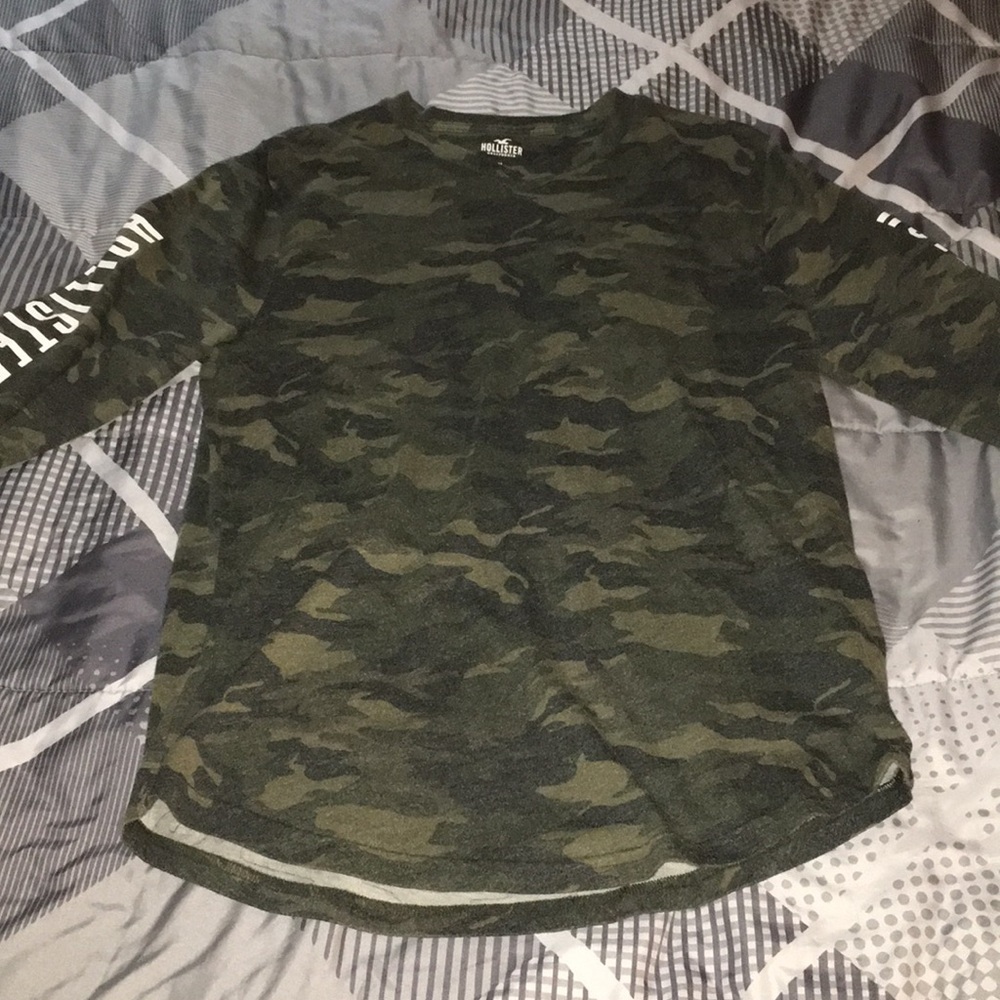 Men’s Medium Camo Hollister Long Sleeve Tee